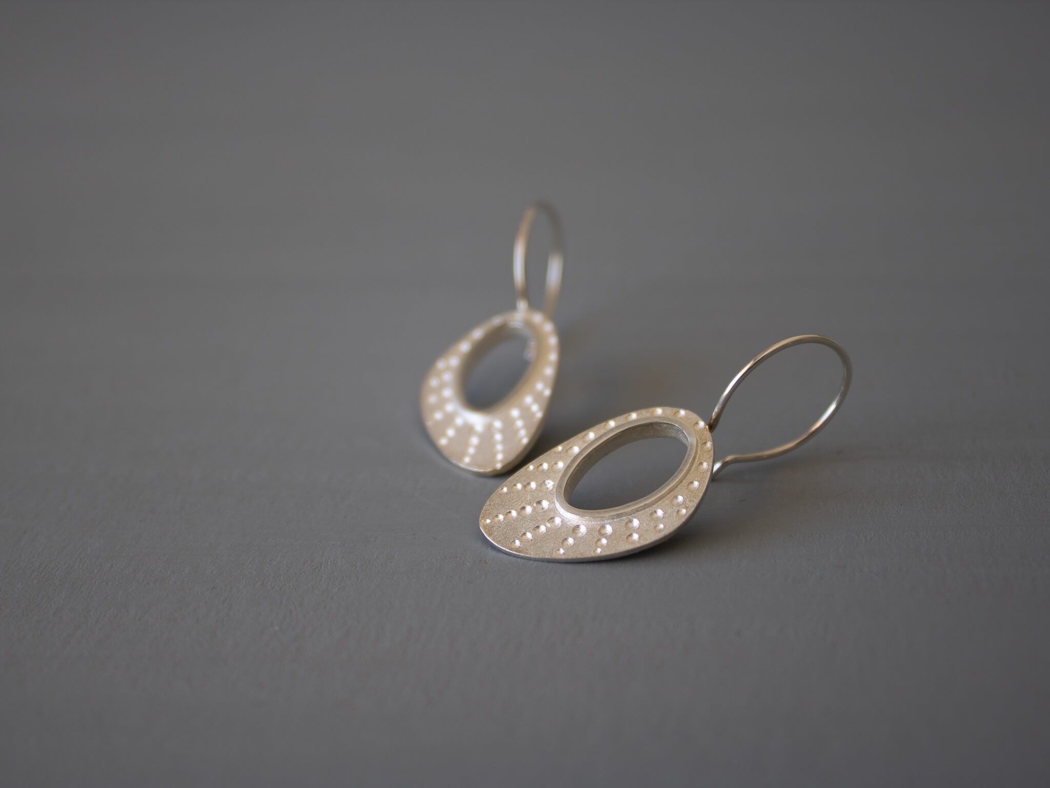 Arracades llargues Vida